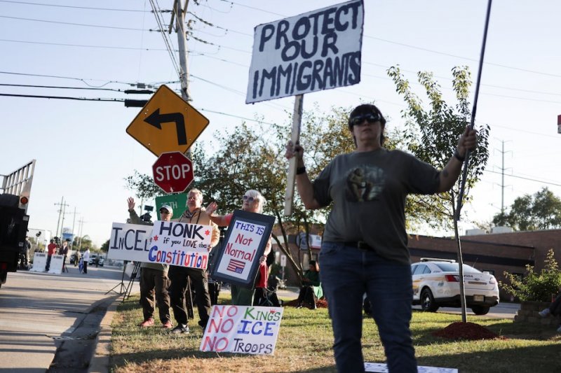 US judge blocks Trump’s deployment of National Guard in Illinois 