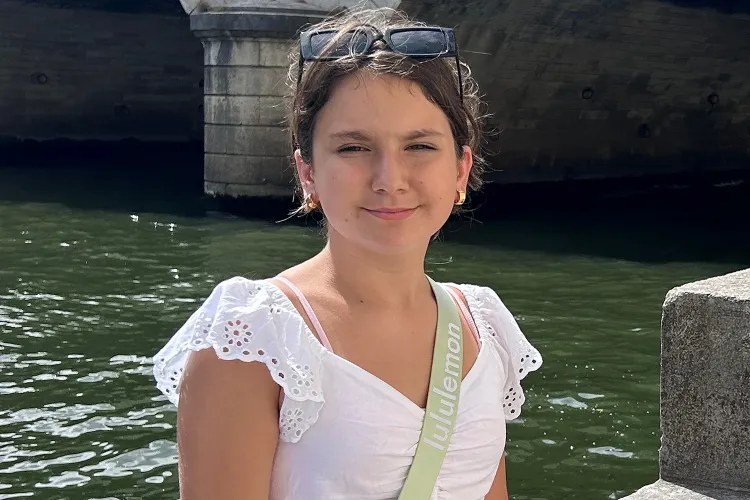 Azerbaijani girl, 12, dies in New York subway surfing tragedy