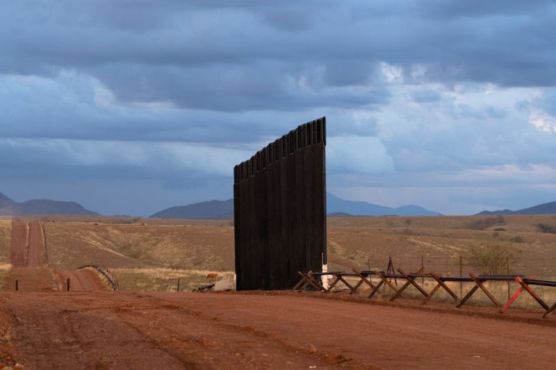U.S. awards $4.5 billion in border wall contracts for 230 miles of barriers