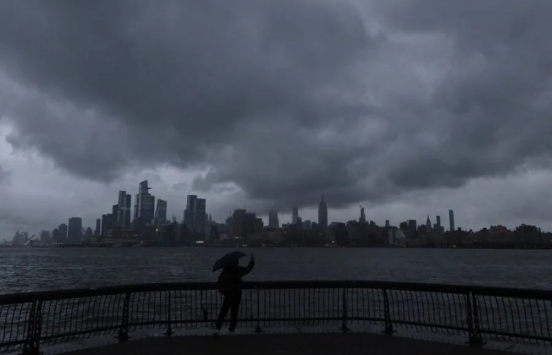 New York declares state of emergency as nor’easter pounds Northeast