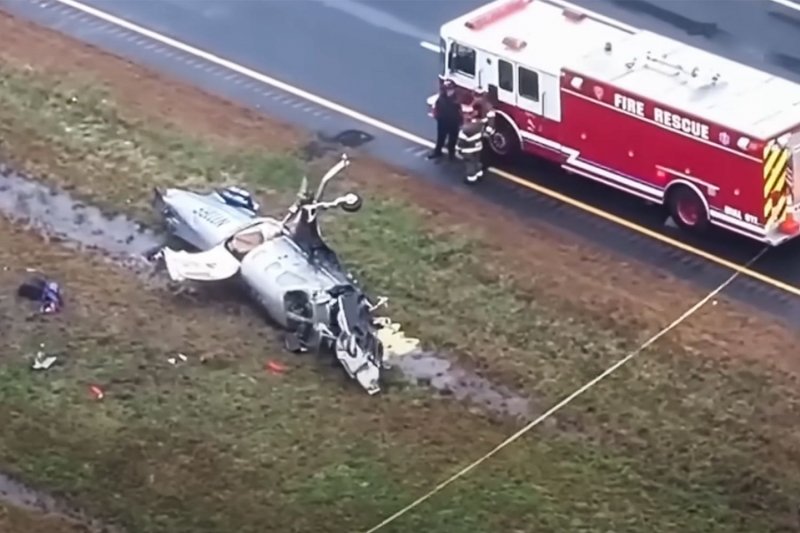 Two dead in plane crash on Massachusetts highway -  VIDEO 