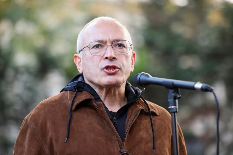 Russia accuses exiled opponents, including Khodorkovsky, of plotting to seize power 