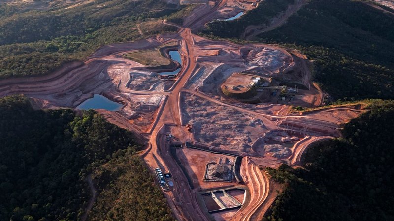 US earth stocks surge amid trade tensions with China