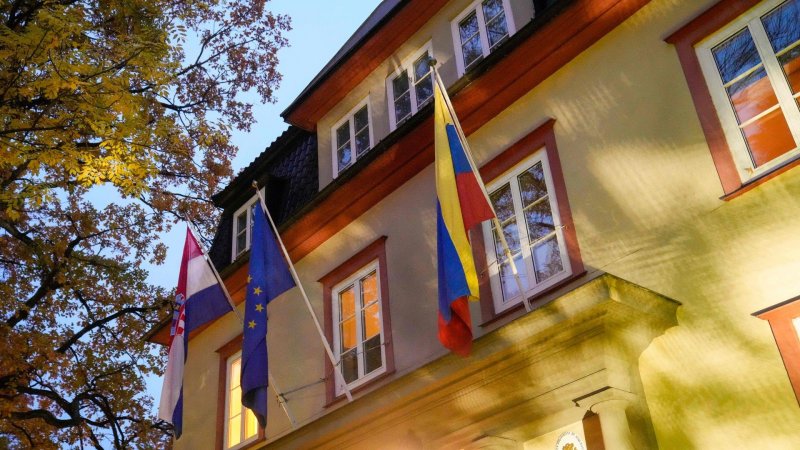 Venezuela closes embassy in Oslo