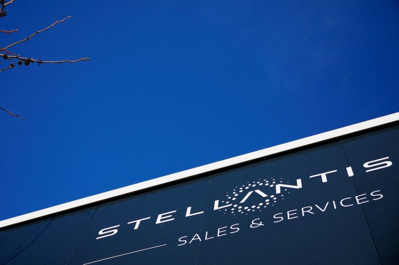 Stellantis recalls over 298,000 US vehicles over rollaway risk