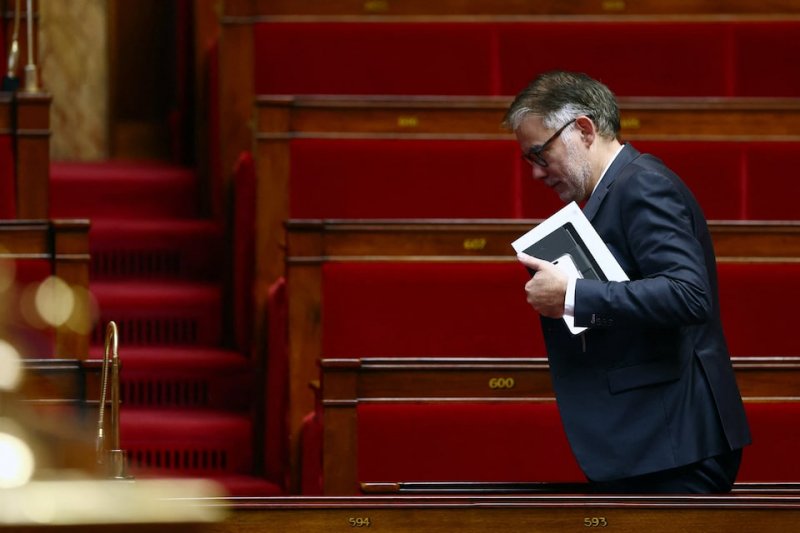 France’s socialists push billionaire tax after pension reform concession 