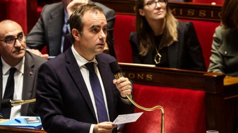 French PM likely to survive no-confidence votes after pension reform concession