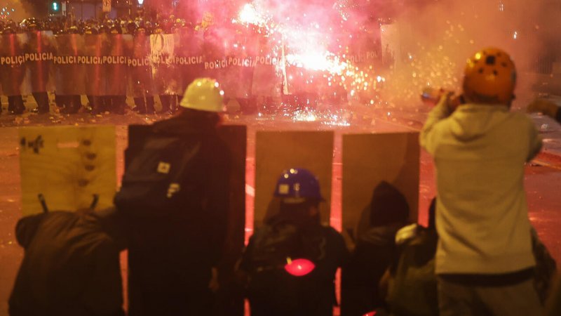 Violent protests in Peru leave one dead, many injured