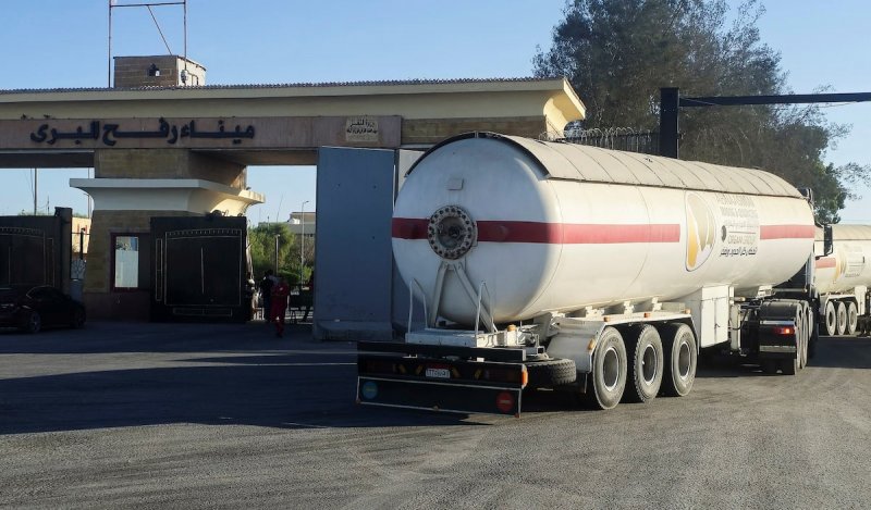 Several killed in blast on bus carrying oil facility guards in Syria