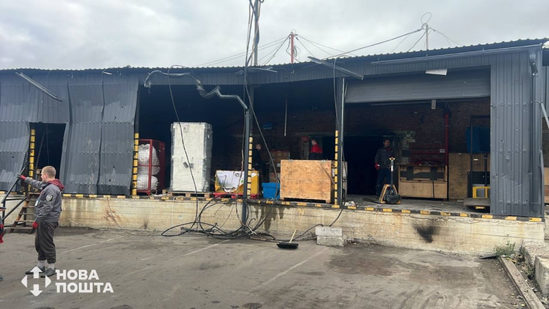 Russia strikes Nova Poshta depot in Ukraine’s Chernihiv region