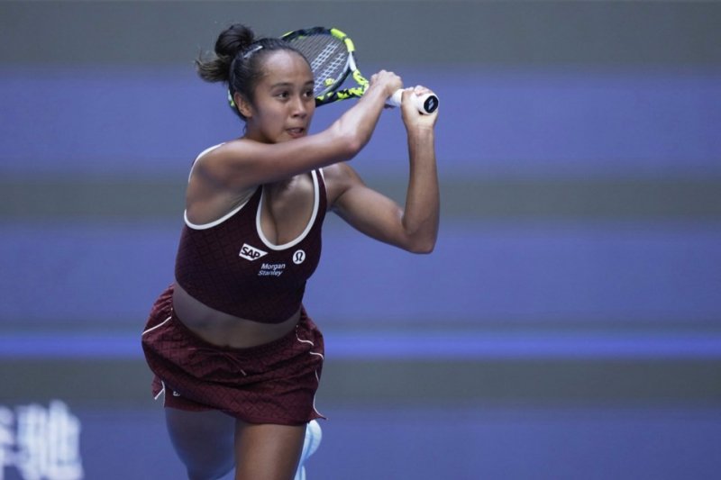Canada's Fernandez defeats Sramkova to reach Japan Open semifinals