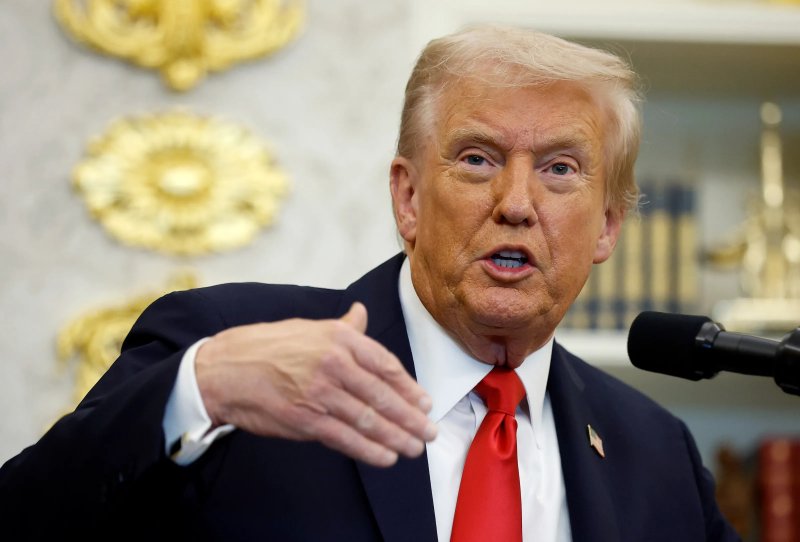 Trump confirms CIA authorization in Venezuela as Maduro rejects regime change