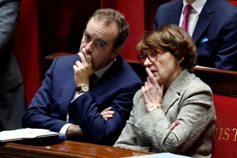 France faces credit rating downgrade