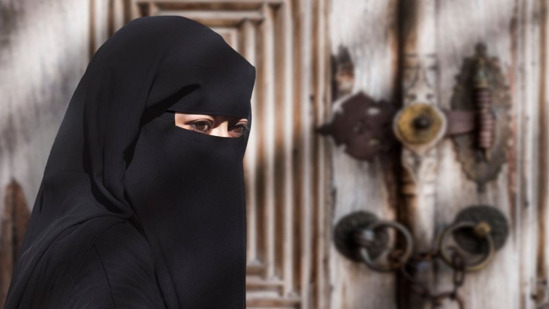 Portugal moves towards burka ban after MPs support right-wing party’s plan