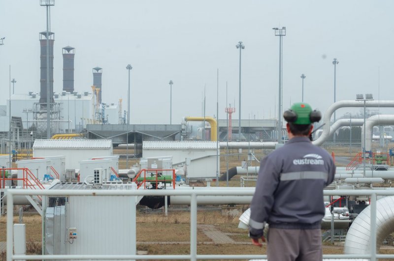 EU set to cut Russian gas to Hungary and Slovakia despite objections