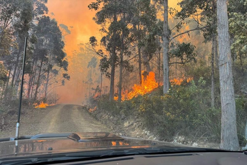 Australia’s Tasmania region on alert as uncontrolled bushfire rages