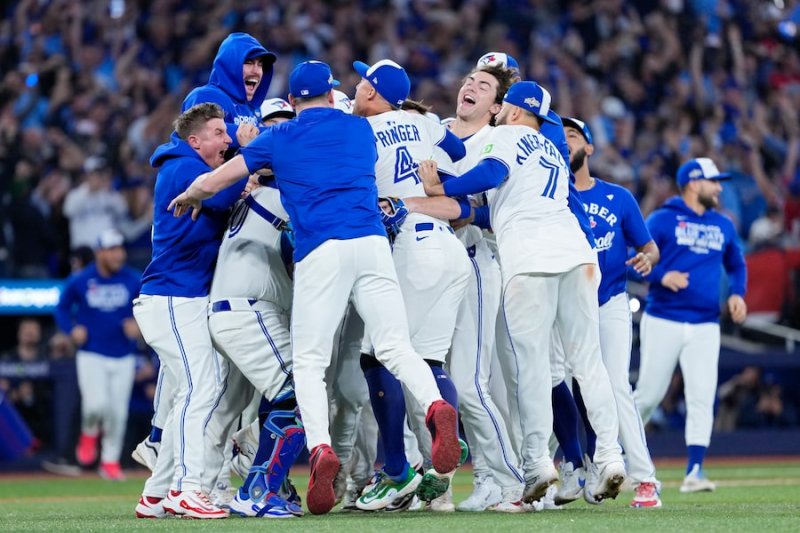 Blue Jays return to World Series after 32-year wait