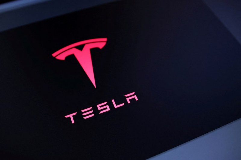 Tesla set for strong quarter as buyers rush to claim expiring U.S. EV tax credits 