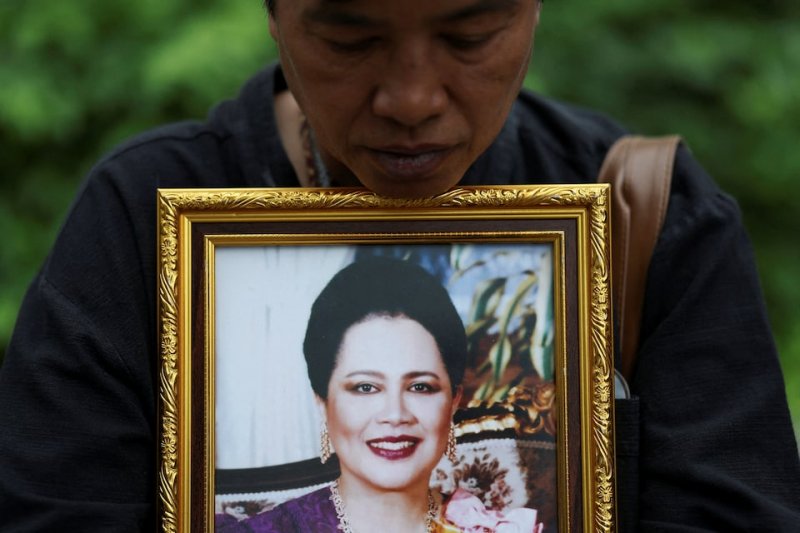 Thai PM to sign Cambodia ceasefire deal, skips ASEAN Summit after Queen Mother’s death