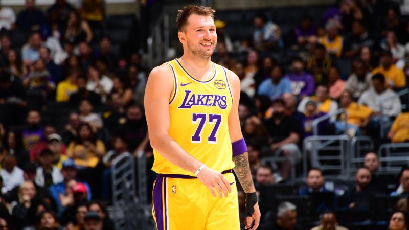 Luka Doncic drops 49 as Lakers beat Timberwolves 128–110