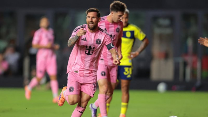 Lionel Messi scores twice as Miami takes 3-1 lead over Nashville