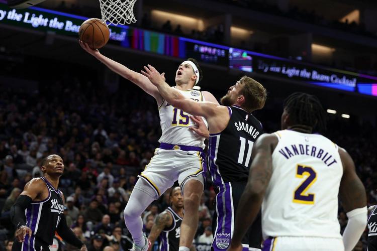 Austin Reaves drops career-high 51 points as Lakers beat Kings without Doncic