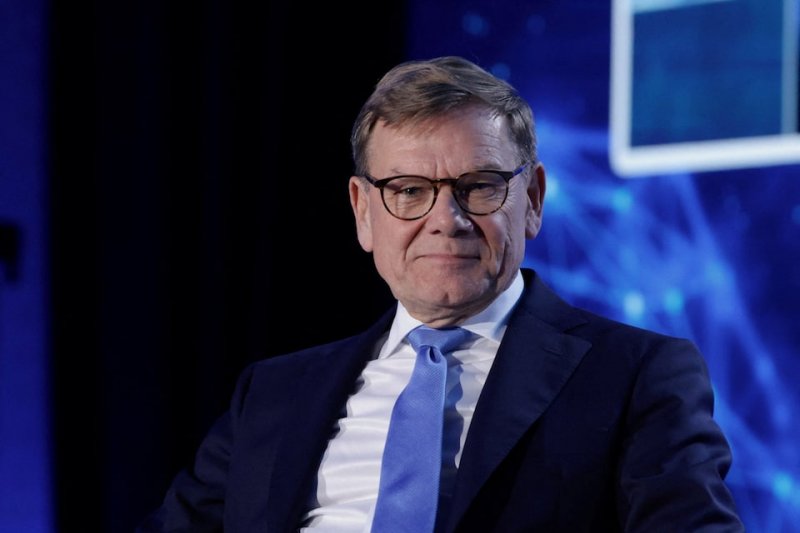 China and Germany downplay tensions after Foreign Minister cancels Beijing trip