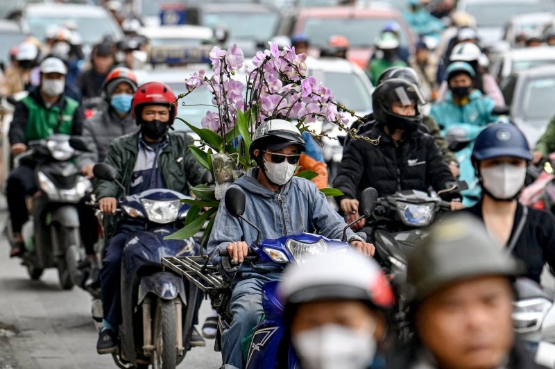 Vietnam plans to ban gas-powered motorbikes in central Hanoi next year