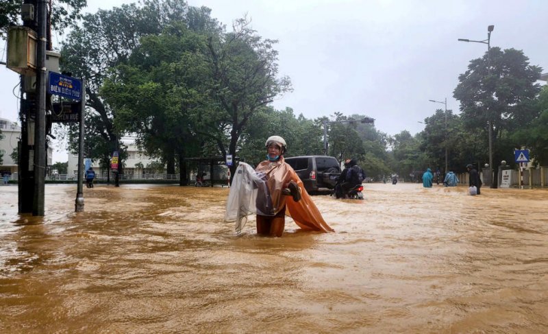 Record rainfall floods central Vietnam, thousands evacuated