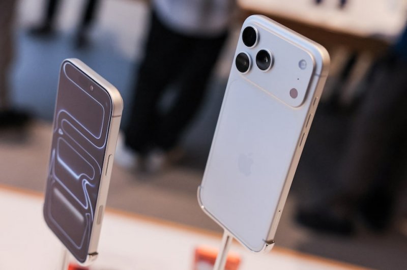 Apple suppliers Skyworks and Qorvo to merge, creating $22 billion chip giant 