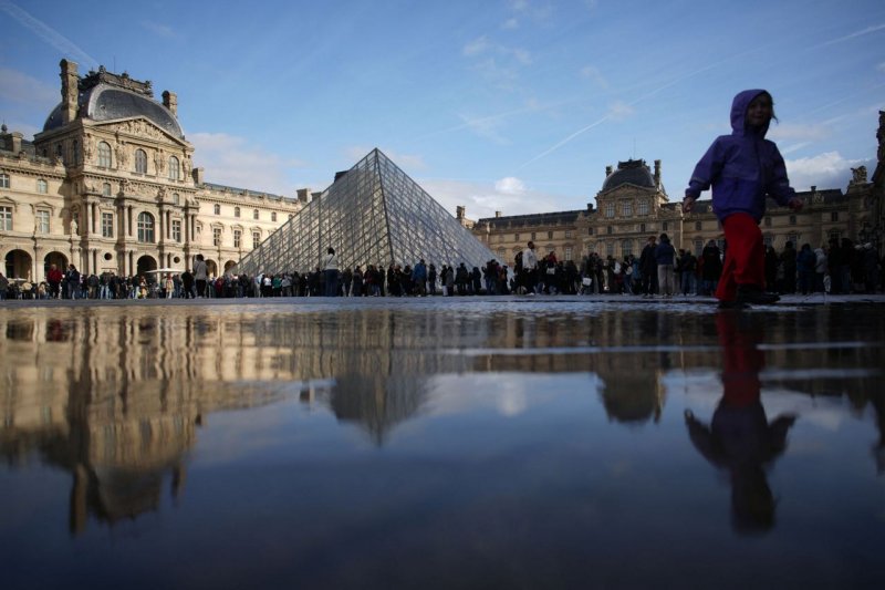 French senators call Louvre security ‘below modern standards’ following heist