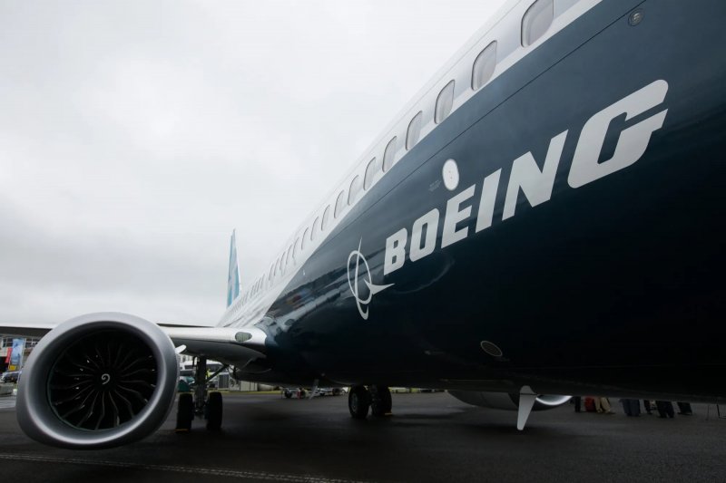 Boeing sees revenue surge and improving cash flow in Q3