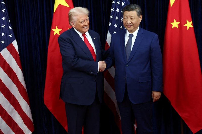 Xi, Trump wrap up 100-minute talks in South Korea  -VIDEO 