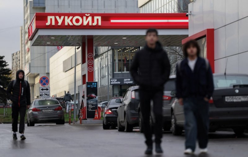 Lukoil accepts Gunvor offer to sell foreign assets amid US sanctions 