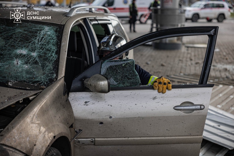 Russia strikes gas station in Sumy, injuring civilians  -VIDEO 