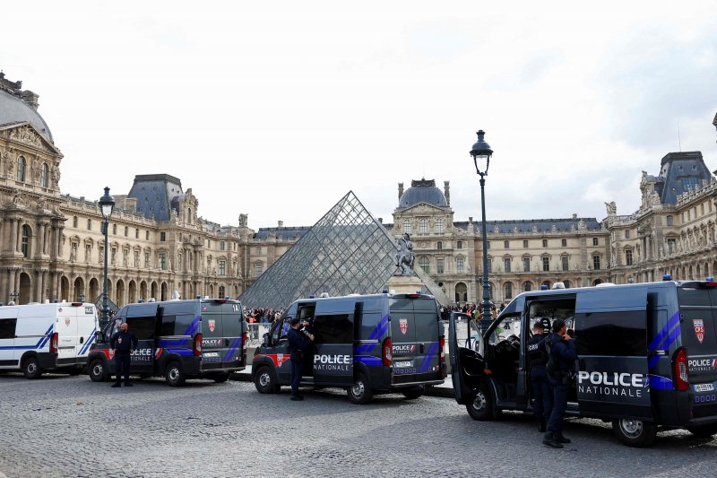 France arrests five more suspects in Louvre heist -   VIDEO  