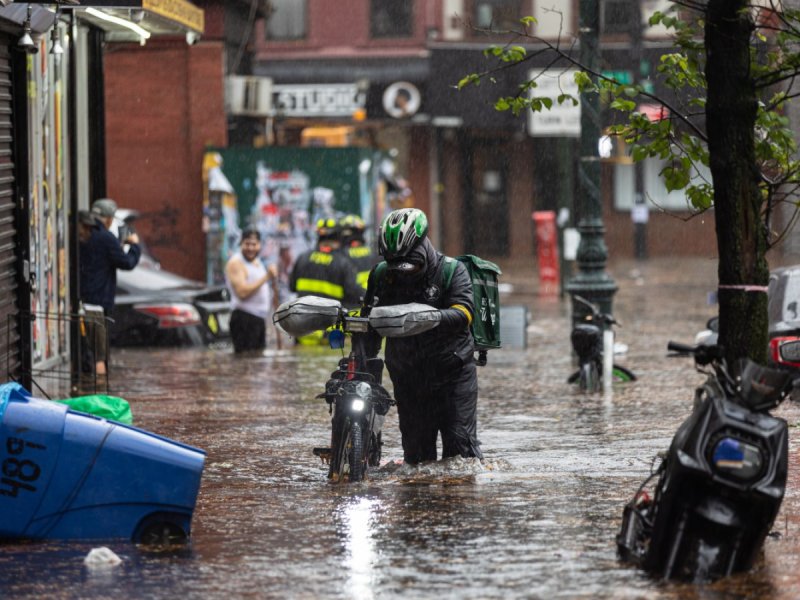 New York storm turns deadly: Two men die in flooded basements -  VIDEO 