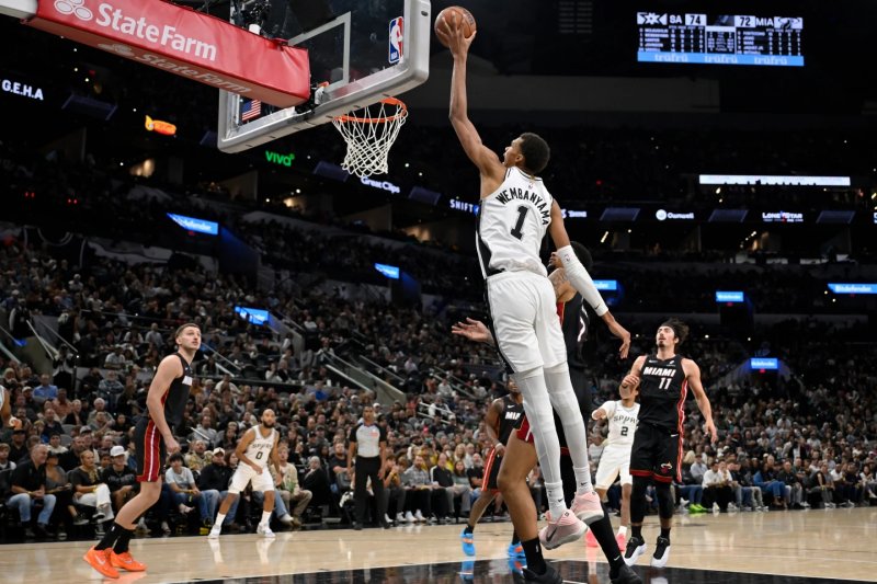 Wembanyama leads Spurs past Heat as San Antonio starts season 5-0 for first time