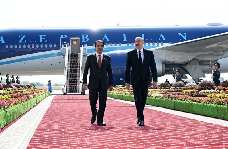 Azerbaijani president arrives in Dushanbe for CIS summit