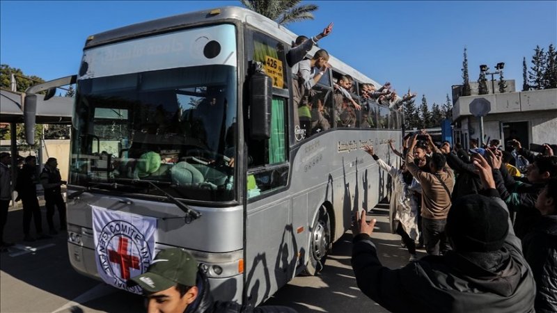 Israel frees nearly 2,000 Palestinian detainees -  VIDEO 