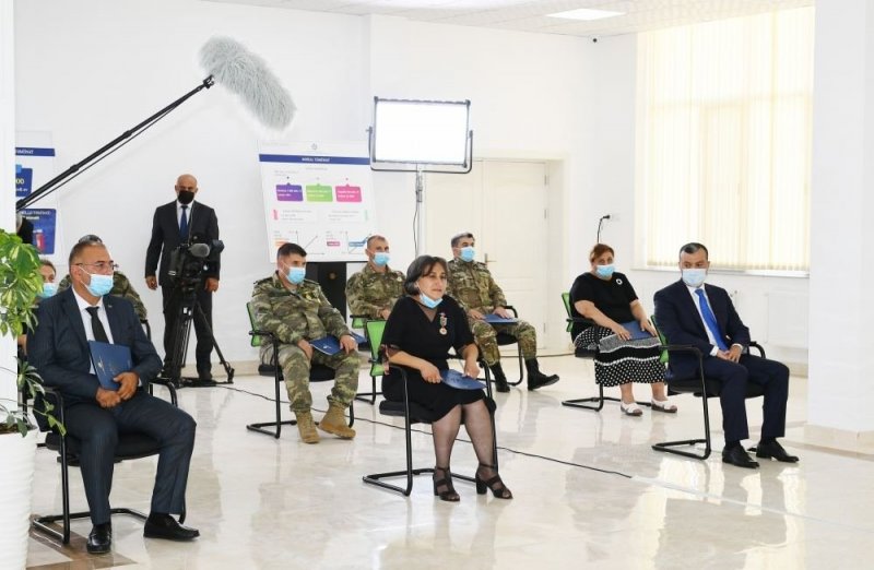 News about - Azerbaijani president, first lady attend ceremony of presenting apartments, cars to families of martyrs (PHOTO)