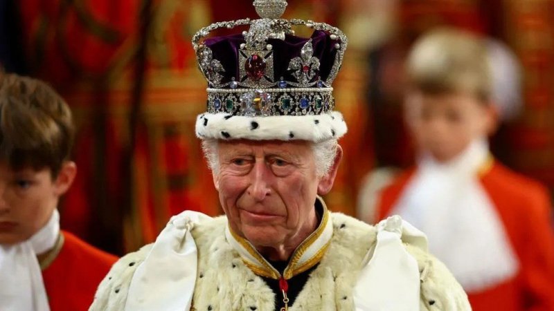 King’s coat of arms to appear on newly issued UK passports