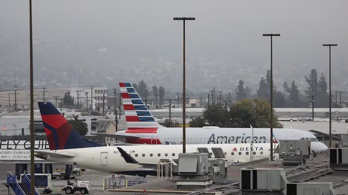 Flights at Los Angeles International Airport halted following equipment malfunction