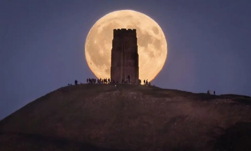 October’s Harvest Moon will be 2025’s first supermoon