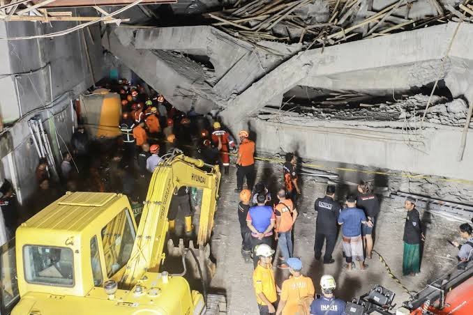 Death toll from Indonesia school collapse rises to 53