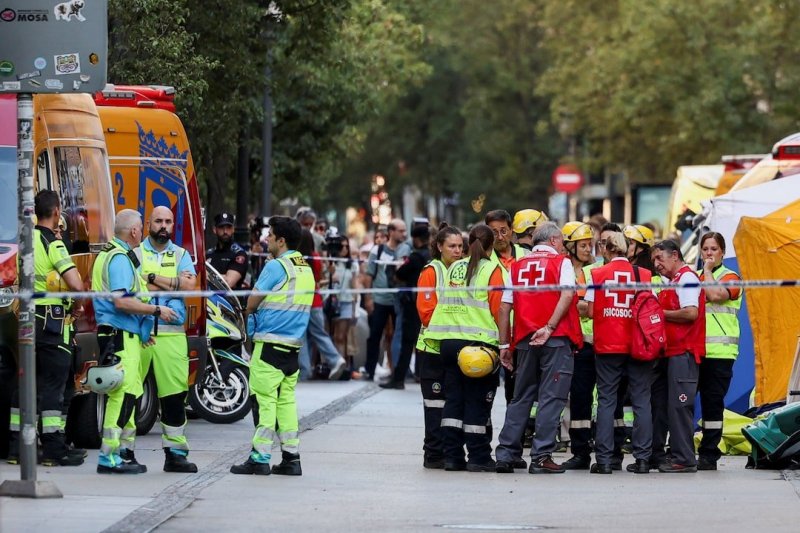 Two dead, two missing after Madrid building collapse