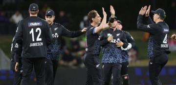 New Zealand opt to bowl first in rain-shortened T20I against Australia
