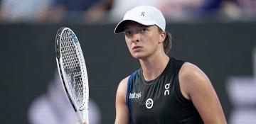 Swiatek moves to Wuhan Open third round with straight-sets victory