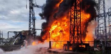 Russia strikes Ukraine dwellings, targets energy sites in mass attack 