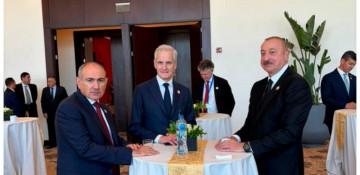 Azerbaijani, Armenian leaders hold brief conversation in Egypt